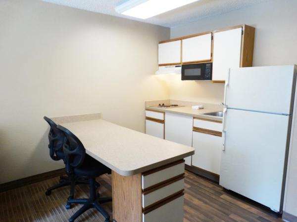 Extended Stay America Suites - Indianapolis - West 86th St : photo 5 de la chambre suite 1 chambre avec 1 lit queen-size - non-fumeurs