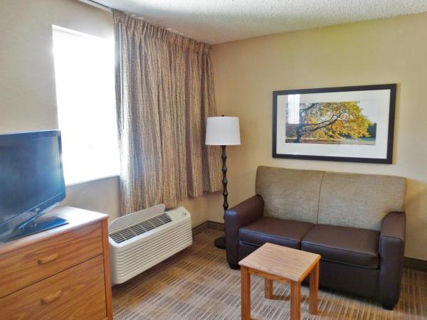 Extended Stay America Suites - Indianapolis - West 86th St : photo 3 de la chambre studio de luxe avec 1 lit queen-size - non-fumeurs