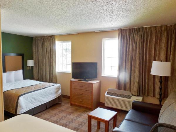 Extended Stay America Suites - Indianapolis - West 86th St : photo 2 de la chambre studio de luxe avec 1 lit queen-size - non-fumeurs