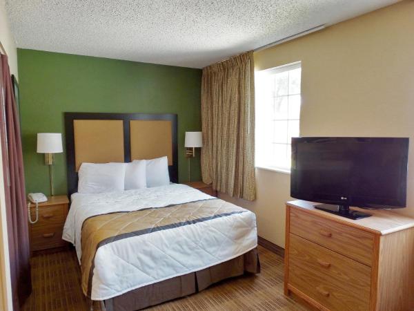 Extended Stay America Suites - Indianapolis - West 86th St : photo 1 de la chambre studio de luxe avec 1 lit queen-size - non-fumeurs