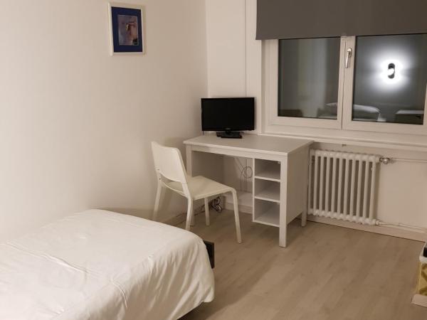 Hotel Elite : photo 4 de la chambre chambre simple Économique avec toilettes communes