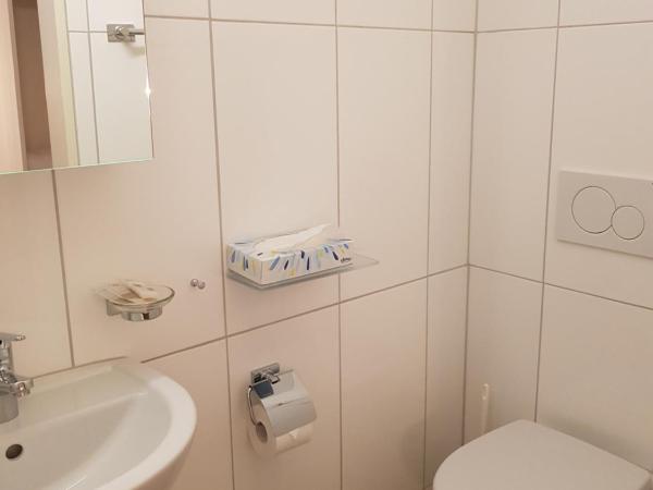 Hotel Elite : photo 3 de la chambre chambre double ou lits jumeaux avec salle de bains