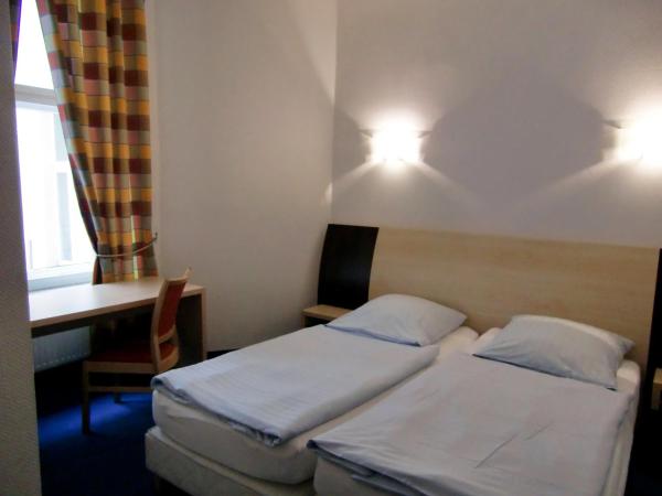 Pension Prenzlberg : photo 7 de la chambre chambre lits jumeaux