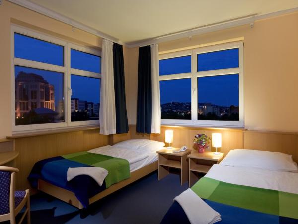 Jagelló Business Hotel : photo 3 de la chambre chambre lits jumeaux