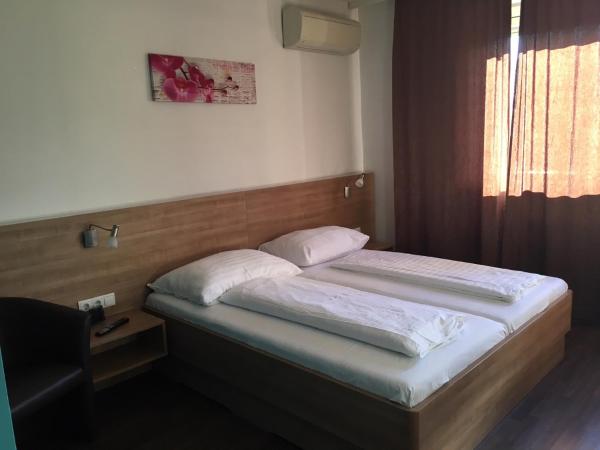 Hotel - Restaurant Valley Rose : photo 9 de la chambre chambre triple