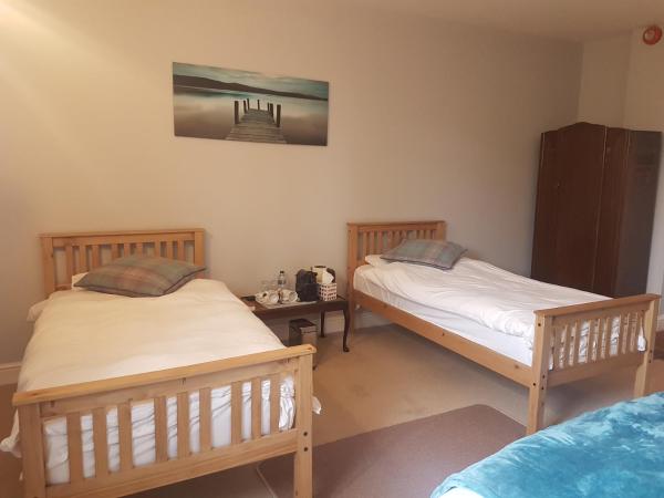 The Dog Inn : photo 3 de la chambre chambre triple avec salle de bains