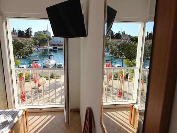 Hotel Adria : photo 3 de la chambre chambre double ou lits jumeaux - vue sur mer