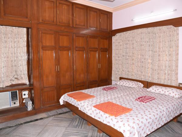 anjani mansion : photo 6 de la chambre chambre simple avec salle de bains