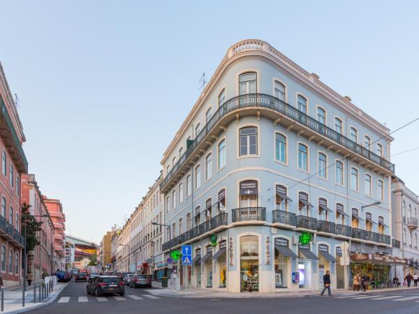 C&O Guest House Lisbon : photo 2 de la chambre chambre double avec toilettes communes