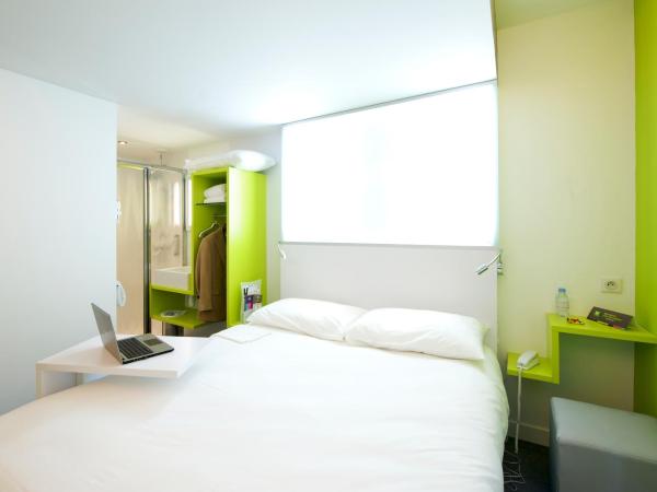 ibis Styles Vannes Gare Centre : photo 7 de la chambre chambre standard avec 1 lit double