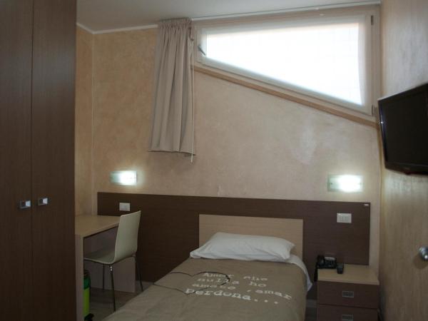 Affittacamere Borgo Roma : photo 5 de la chambre chambre simple