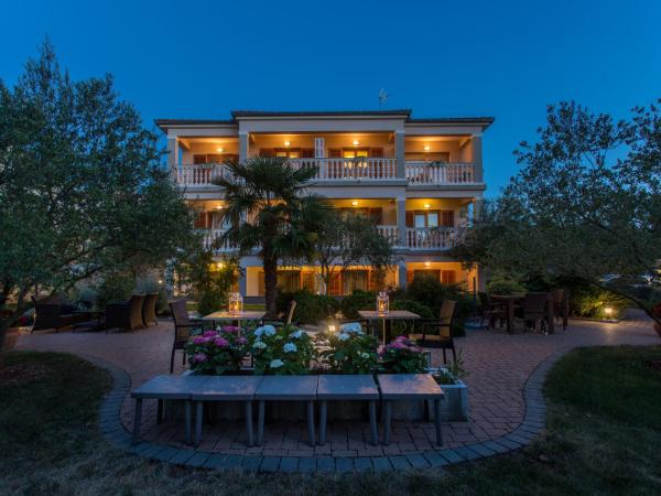 Vila Milcetic : photo 8 de la chambre chambre double standard - vue sur jardin