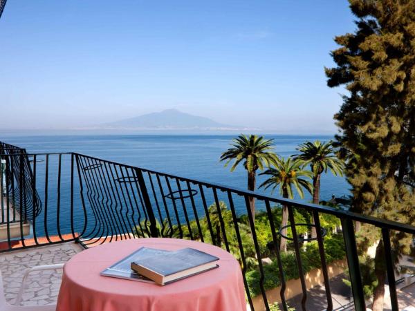 Hotel Continental : photo 2 de la chambre chambre familiale - vue sur mer (2 adultes + 1 enfant) 