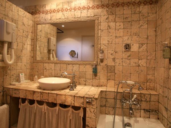 Mas des Carassins : photo 4 de la chambre suite