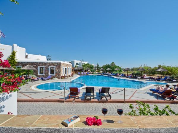 Naxos Resort Beach Hotel : photo 3 de la chambre chambre double - vue sur piscine