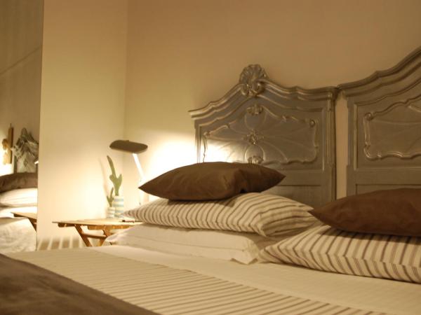 Virginias B&B : photo 2 de la chambre chambre double avec salle de bains privative