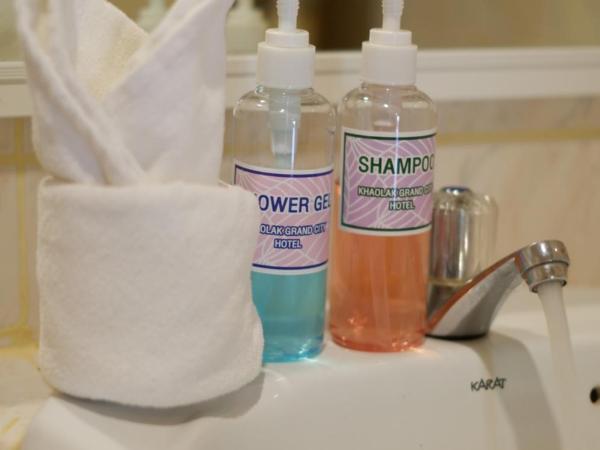 Khaolak Grand City : photo 5 de la chambre chambre double ou lits jumeaux Économique