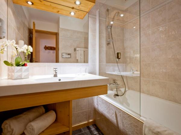 Hotel les Flocons : photo 6 de la chambre chambre double ou lits jumeaux supérieure