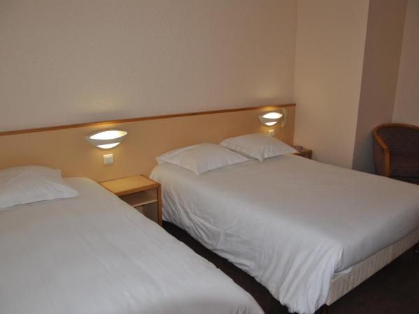 Hôtel Cositel, Coutances : photo 1 de la chambre chambre triple confort