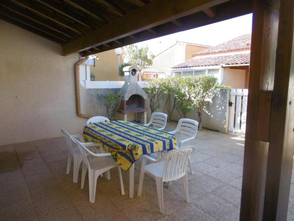 HOLIDAYLAND BAIE DES OLIVIERS VILLA 36m2 1chambre fermée 6 couchages ou VILLA 41M2 2chambres fermées 7 couchages : photo 2 de la chambre villa 2 chambres :