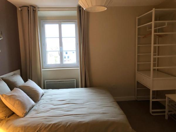 Lamarck Guest : photo 5 de la chambre chambre quadruple - vue sur jardin