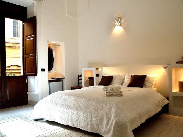 Azzurretta Guest House : photo 2 de la chambre suite avec balcon