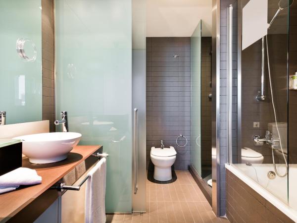 Hotel Barcelona Condal Mar Affiliated by Meliá : photo 3 de la chambre chambre quadruple