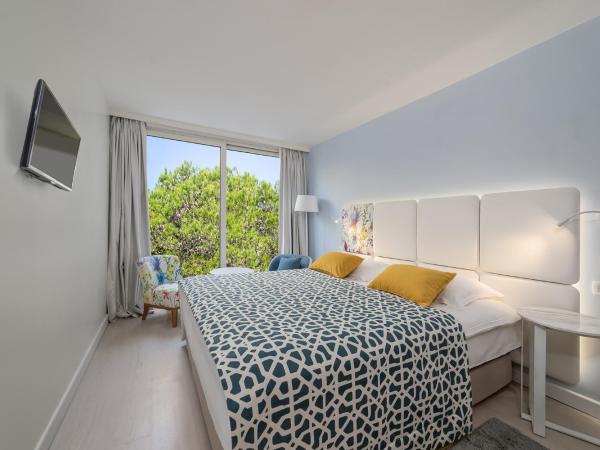 Amadria Park Family Hotel Jakov : photo 3 de la chambre chambre familiale avec balcon - vue sur cour