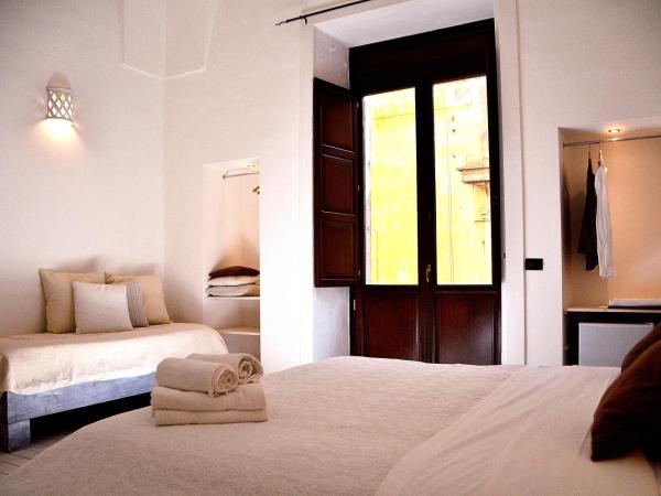 Azzurretta Guest House : photo 3 de la chambre suite avec balcon