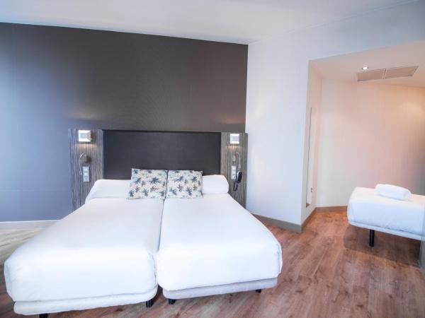 Petit Palace Santa Cruz : photo 5 de la chambre chambre triple