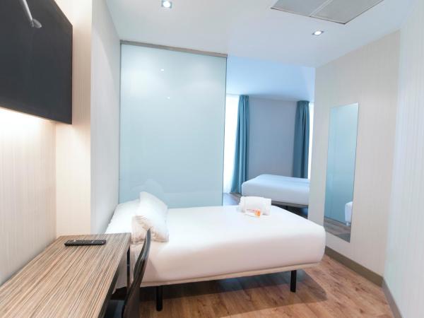 Petit Palace Santa Cruz : photo 6 de la chambre chambre triple