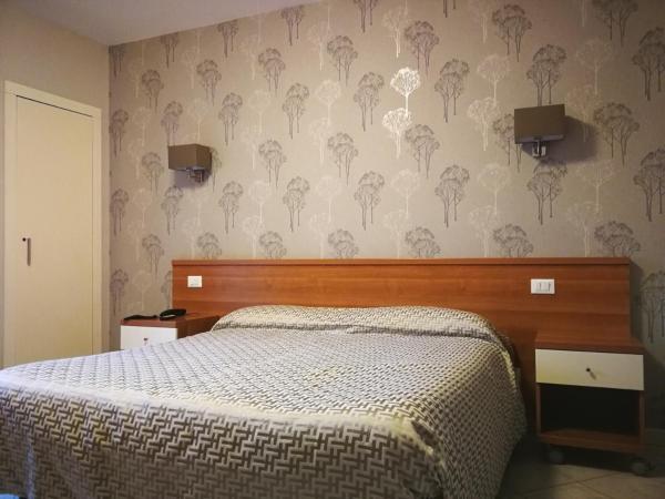 Hotel Lo Scudiero : photo 4 de la chambre chambre quadruple