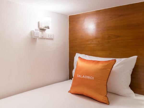 Tiny Taladnoi Hostel : photo 6 de la chambre lit dans dortoir pour femmes de 4 lits