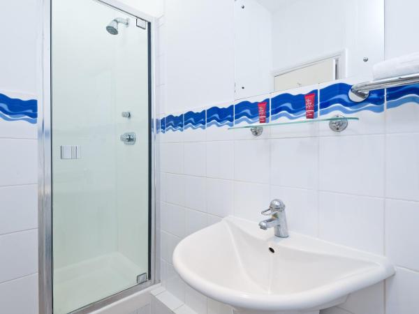 Hamptons Brighton : photo 2 de la chambre chambre double avec salle de bains privative