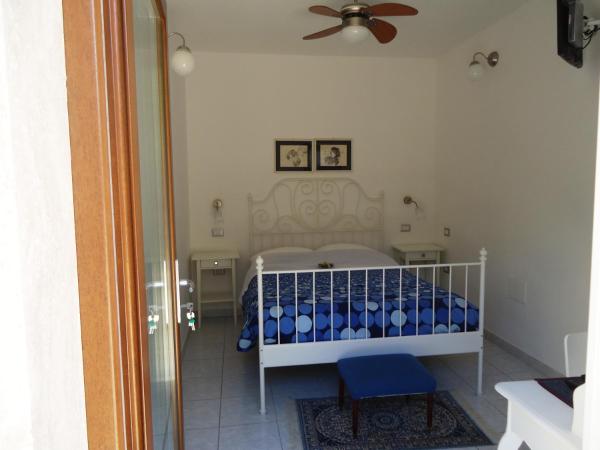 Villa Dafne : photo 1 de la chambre chambre double avec petit lit double - annexe