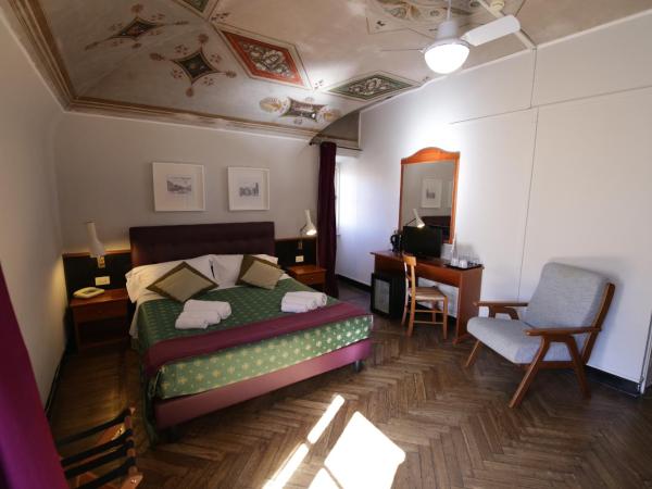 Hotel Villa Bonera : photo 3 de la chambre chambre double ou lits jumeaux avec salle de bains privative