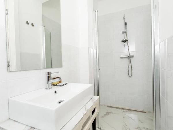 Lisbon Check-In Guesthouse : photo 7 de la chambre suite standard