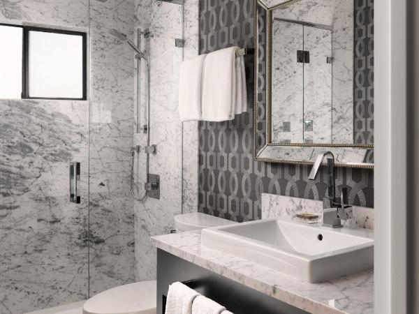 Best Western PLUS Inner Harbour Hotel : photo 7 de la chambre suite 2 chambres avec vue sur le port