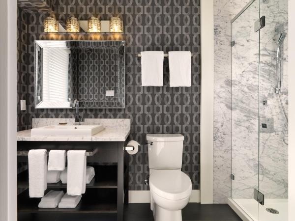 Best Western PLUS Inner Harbour Hotel : photo 6 de la chambre suite 2 chambres avec vue sur le port