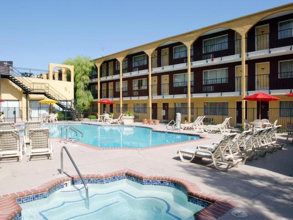 Mardi Gras Hotel & Casino : photo 3 de la chambre chambre avec 2 lits queen-size - vue piscine