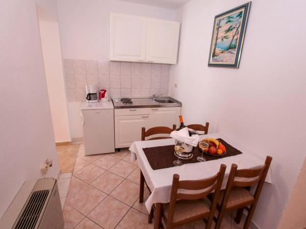 Apartments Lola : photo 2 de la chambre suite avec terrasse