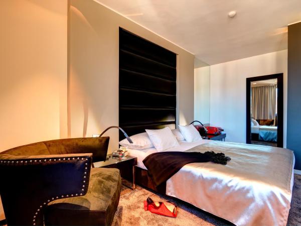 The View Luxury Rooms : photo 10 de la chambre chambre double supérieure - vue sur ville