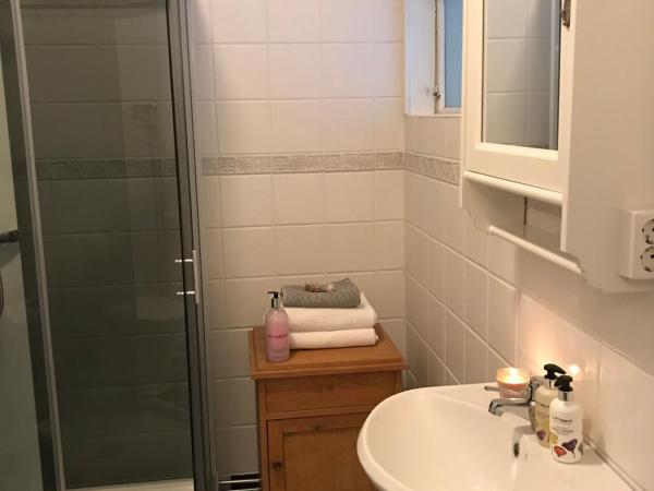 Berg Säteri : photo 5 de la chambre chambre double avec salle de bains privative