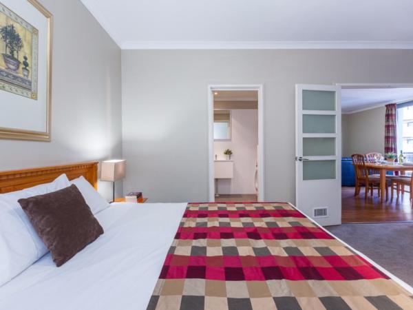 Mont Clare Boutique Apartments : photo 9 de la chambre appartement 2 chambres et 1 salle de bains


