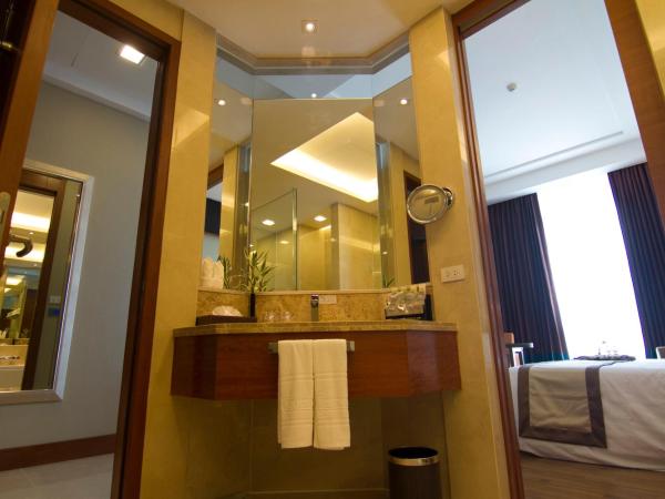 The Grand Fourwings Convention Hotel Bangkok : photo 3 de la chambre chambre double exécutive