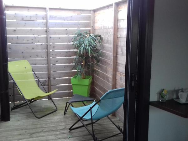 Hôtel des Rochers : photo 1 de la chambre chambre supérieure - vue sur cour