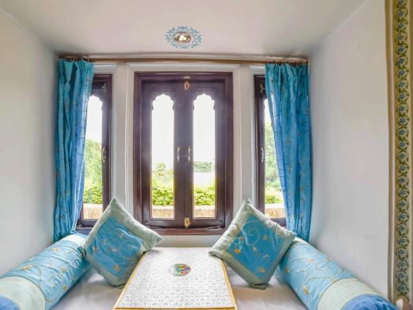 Hotel Sargam Sadan : photo 9 de la chambre chambre deluxe double ou lits jumeaux