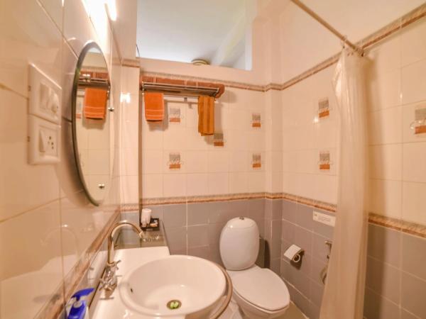 Hotel Sargam Sadan : photo 8 de la chambre chambre deluxe double ou lits jumeaux