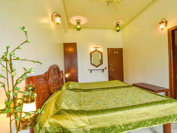 Hotel Sargam Sadan : photo 1 de la chambre chambre deluxe double ou lits jumeaux