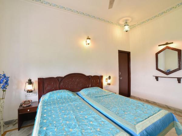 Hotel Sargam Sadan : photo 5 de la chambre chambre deluxe double ou lits jumeaux